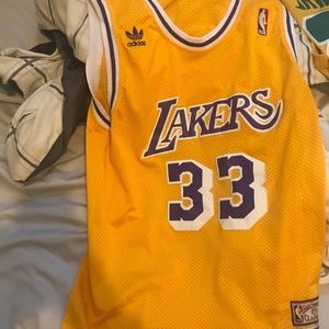 kareem abdul-jabbar lakers jersey